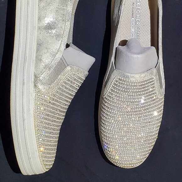 Skechers Street Women’s Sz 11 Silver Rhinestones Pearls Slip On Sneakers (801W) - Picture 3 of 8